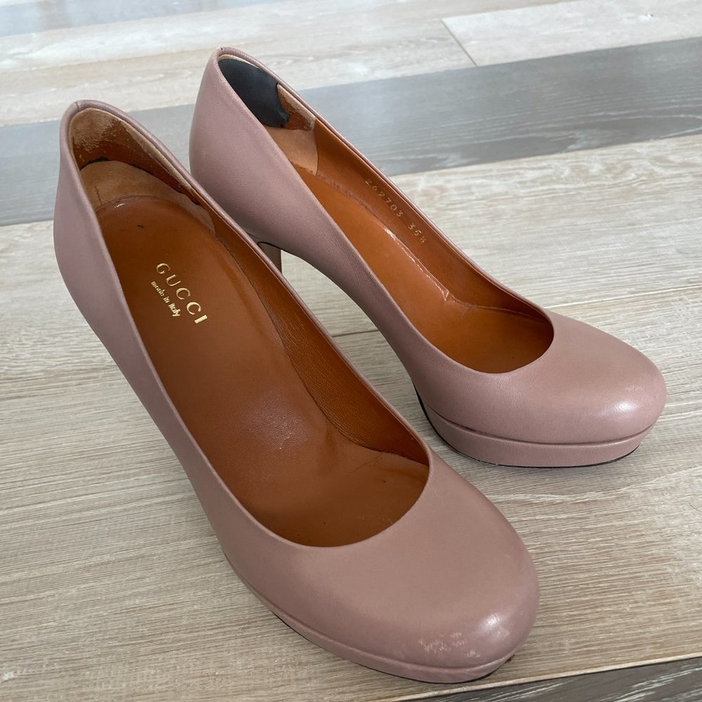 Gucci platform Betty pumps in good condition. Size 6